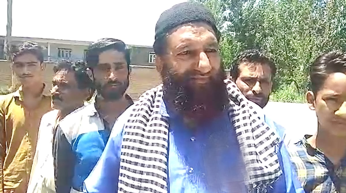 پلوامہ میں نامعلوم اسلحہ برداروں کی فائرنگ سے امام مسجد زخمی