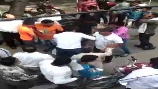 ہندو شدت پسندی عروج پر، محبت کے دشمنوں نے ہندو-مسلم جوڑے کی سر عام  پٹائی کی 