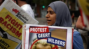 پیغبرِ اسلام کے خاکوں کا مقابلہ منسوخ