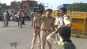 دہلی: 9 سالہ بچی کی عصمت دری، ناراض لوگوں کی پولس سے جھڑپ