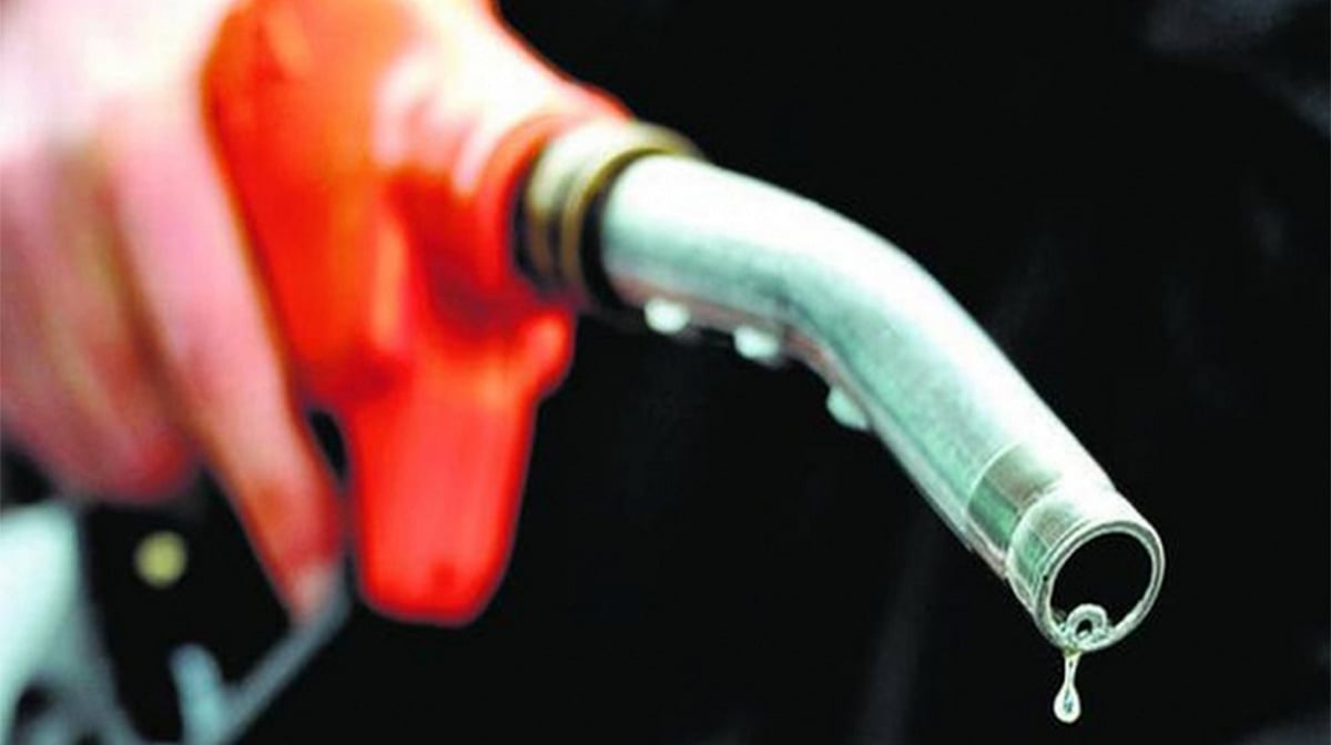 پہلے ہی دن سے نظر آنے لگا دہلی میں ’پی یو سی نہیں، تو ایندھن نہیں‘ مہم کا اثر، 2800 گاڑیوں کو نہیں ملا فیول