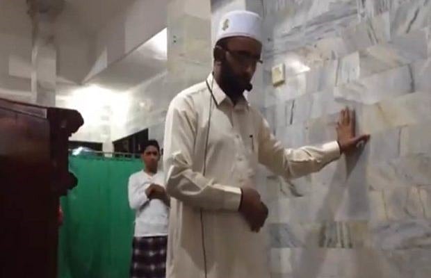 انڈونیشیا: زلزلہ سے لرزتی رہی مسجد پھر بھی امام نے نہیں توڑی نیت