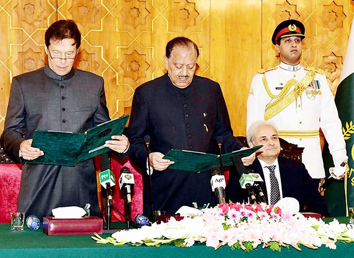عمران خان نے پاکستان کے نئے وزیر اعظم کے طور پر حلف لیا