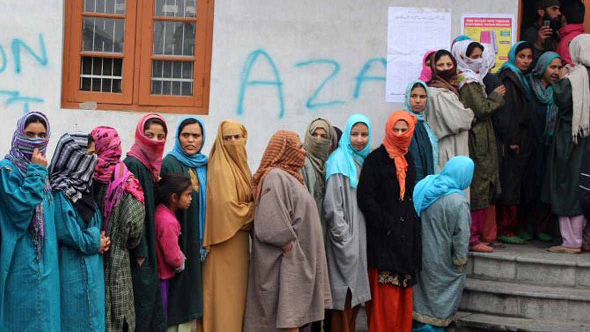<div class="paragraphs"><p>کشمیر میں انتخابات کی فائل تصویر</p></div>