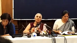 حقوق انسانی کارکنان کی گرفتاری کے خلاف آواز بلند کرنا ضروری تھا: رومیلا تھاپر
