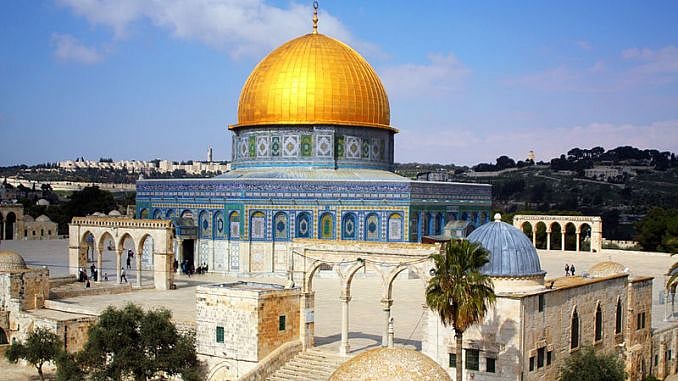 قبلہ اول کی بے حرمتی: اسرائیلی فوج اور یہودیوں کی بیت المقدس میں غنڈہ گردی