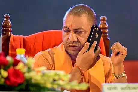 یوگی حکومت میں جبریہ ریٹائرمنٹ کا عمل شروع، بریلی کے 25 پولس اہلکاروں کو نوٹس جاری