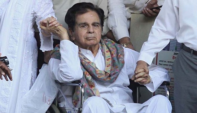 دلیپ کمار جائیداد تنازعہ: سوشل میڈیا نے فڑنویس حکومت کو نیند سے کیا بیدار