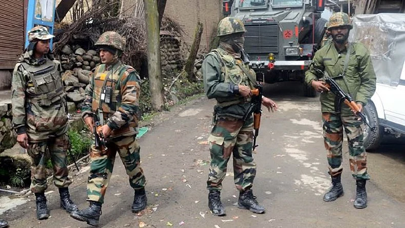کشمیر میں تصادم کی فائل تصویر