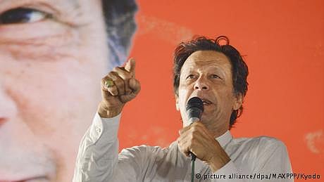 مسلم دنیا سائنس اور ٹیکنالوجی کی جانب زیادہ توجہ دے: عمران خان