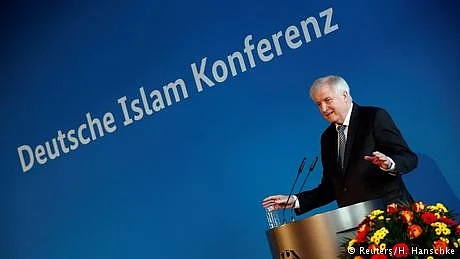 مسلمان بلا شبہ جرمنی کا حصہ ہیں ، زیہوفر