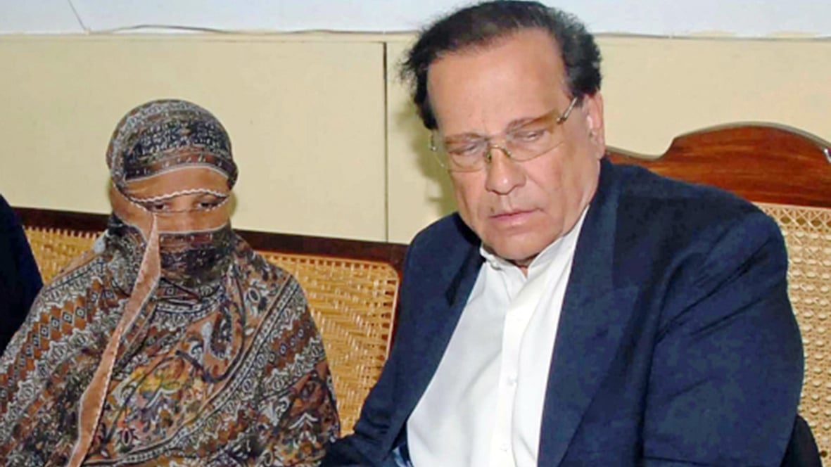 آسیہ بی بی کے ساتھ ایڈوکیٹ سیف الملوک