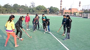 اے یم یو کی تاریخ میں پہلی بار ہاکی کھیلیں گی طالبات
