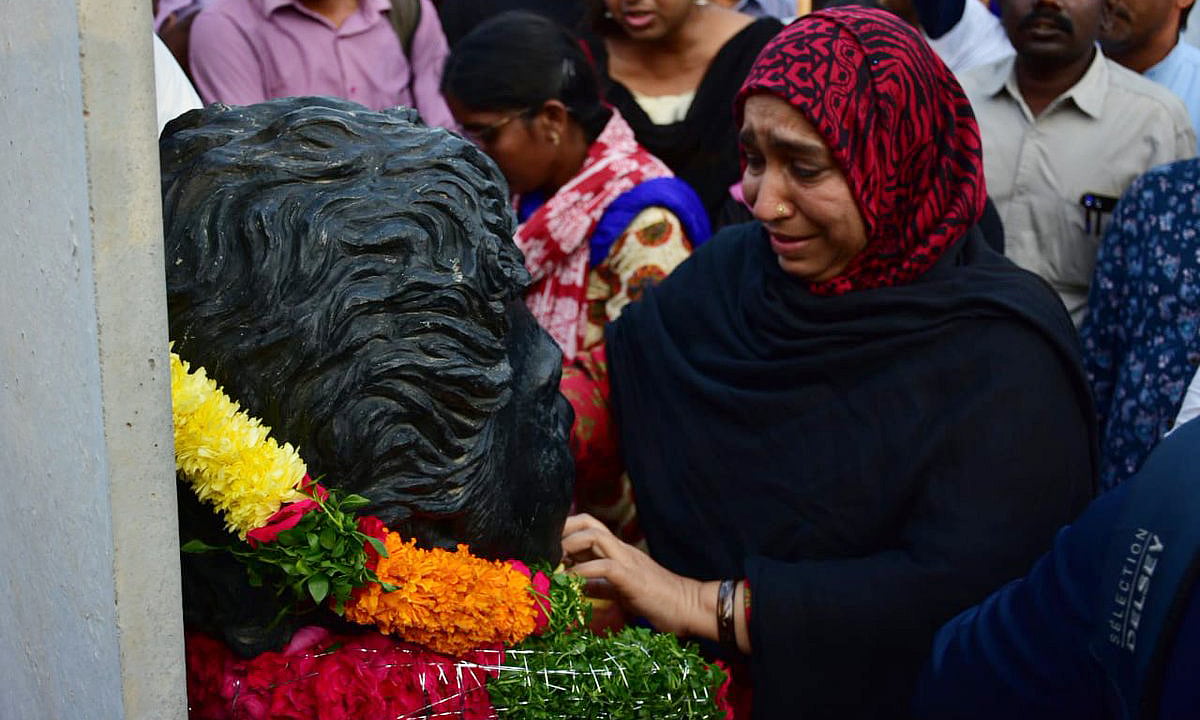 حیدرآباد: ملک کو نفرت پھیلانے والوں سے تحفظ کی ضرورت، روہت ویمولا کی برسی پر نجیب کی والدہ کا خطاب