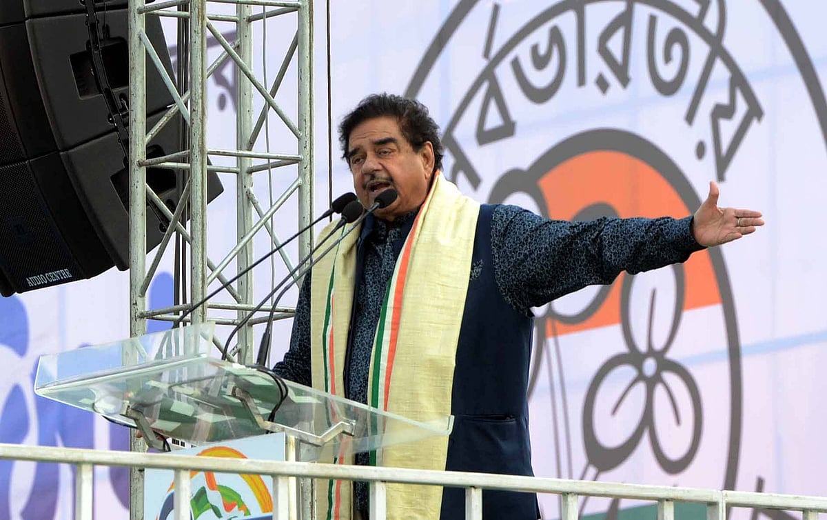 شتروگھن کے ممتا کی ریلی میں شامل ہونے پر بوکھلائی بی جے پی، دی کارروائی کی دھمکی