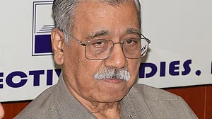 دس فیصد ریزرویشن دینے کا قدم سپریم کورٹ کے فیصلے کی روح کے خلاف: جسٹس احمدی