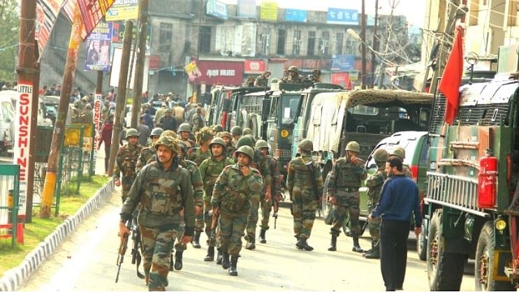 کشمیر میں مظاہرین پر پیلٹ اور بلیٹ کا استعمال تو جموں کے فسادیوں کو کھلی چھوٹ کیوں!
