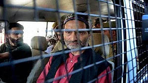 یاسین ملک کو دو الگ الگ کیسز میں عمر قید کی سزا، 10 لاکھ روپے کا جرمانہ بھی عائد