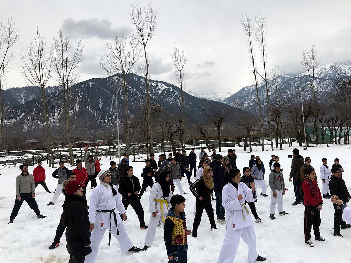 جموں کشمیر اکیڈمی آف یونیفائڈ مارشل آرٹس کے زیر اہتمام سرمائی کیمپ اختتام پذیر