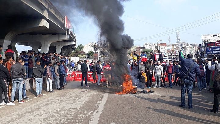 جموں میں تشدد کے بعد کرفیو نافذ، مسلم علاقوں میں توڑ پھوڑ اور آگزنی کے واقعات