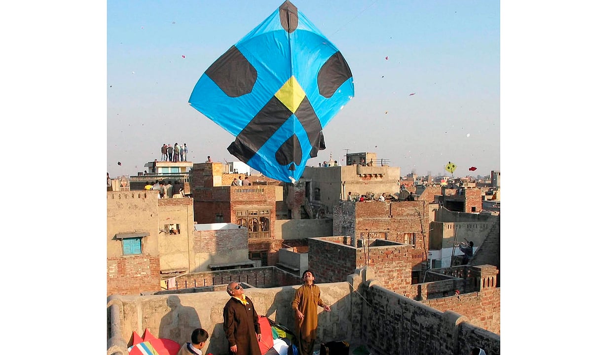 پاکستان: بسنت پر روشنی، موسیقی اور ’بو کاٹا‘ سے پنجاب پھر محروم