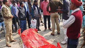 کشی نگر: زہریلی شراب پینے سے 5 کی موت