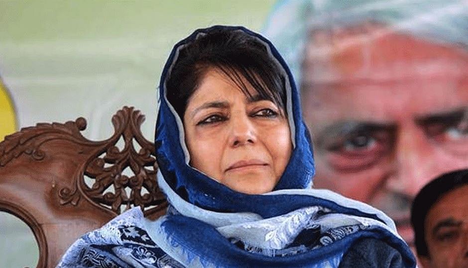 گورنر نے آر ایس ایس کو کہا ’سیکولر‘ تو محبوبہ مفتی نے طنزیہ انداز میں خود کو بتایا ’برطانیہ کی مہارانی‘