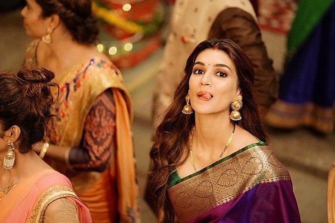 فلم ’لکا چھپی‘ پر لوگوں کا رد عمل دیکھنے تھیئٹر پہنچیں کریتی سینن