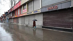 جواں سال اسکول پرنسپل کی حراستی ہلاکت کے خلاف ’وادی کشمیر‘ میں مکمل ہڑتال