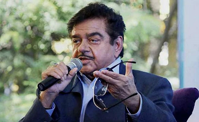 بالی ووڈ کے کنگ شاہ رخ خان سے کیوں ناراض ہیں شتروگھن سنہا؟