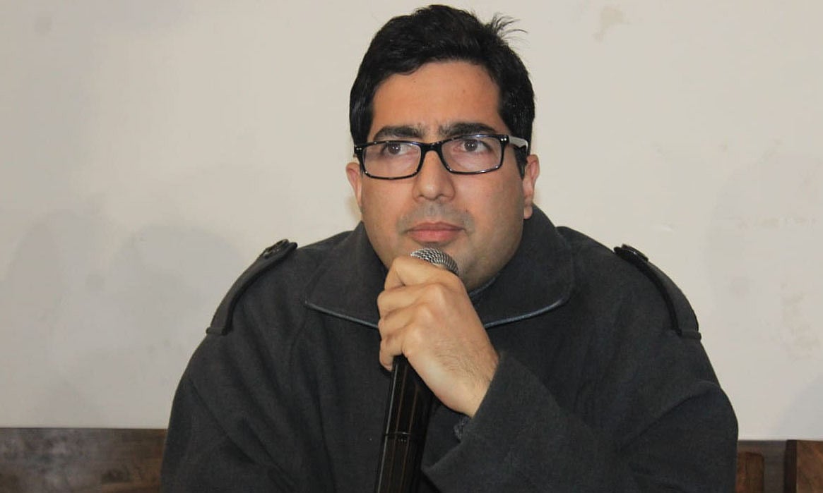 کشمیر: پولس حراست میں پرنسپل کی ہلاکت، عمر، محبوبہ، فیصل اور سجاد برہم