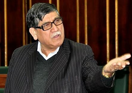 کشمیر: آئینی حیثیت کی بازیابی کے لئے قانونی جنگ جاری رکھیں گے، اکبر لون کا اعلان