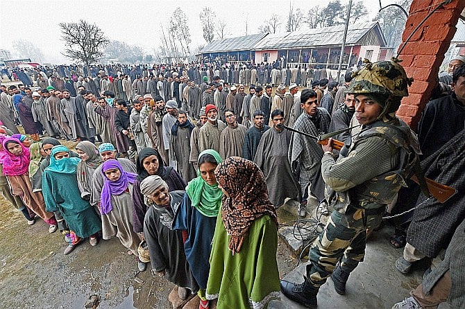 سری نگر پارلیمانی نشست کے لئے نوٹیفکیشن جاری، ریٹرننگ افسر نے جاری کیے رہنما خطوط