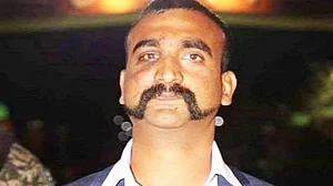 وِنگ کمانڈر اَبھینندن کے لیے ’پرم ویر چکر‘ کا مطالبہ، کیا کریں گے پی ایم مودی؟