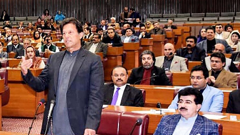 پاکستان: او آئی سی اجلاس میں شرکت پر حزب اقتدار اور اپوزیشن پارٹیاں منقسم