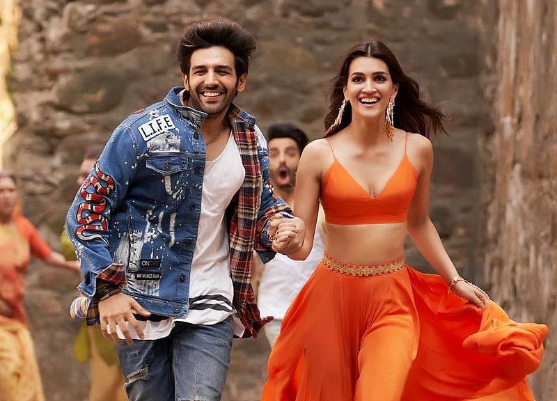 فلم ’لکا چھپی‘ پر لوگوں کا رد عمل دیکھنے تھیئٹر پہنچیں کریتی سینن
