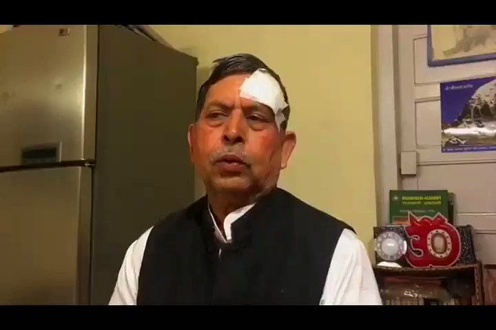 سڑک حادثہ میں زخمی صحافی پر پڑی راہل گاندھی کی نظر تو فوراً لے کر پہنچے ایمس