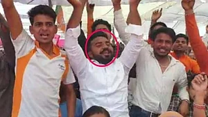 اخلاق لنچنگ کا اہم ملزم یوگی کی ریلی میں لگاتا نظر آیا ’یوگی-یوگی‘ کا نعرہ