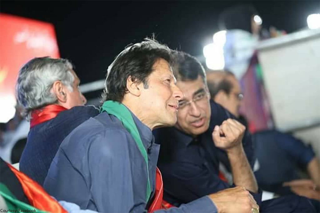 پاکستان: عمران خان کا اسد عمر کو دوبارہ وزیر بنانے کا ارادہ