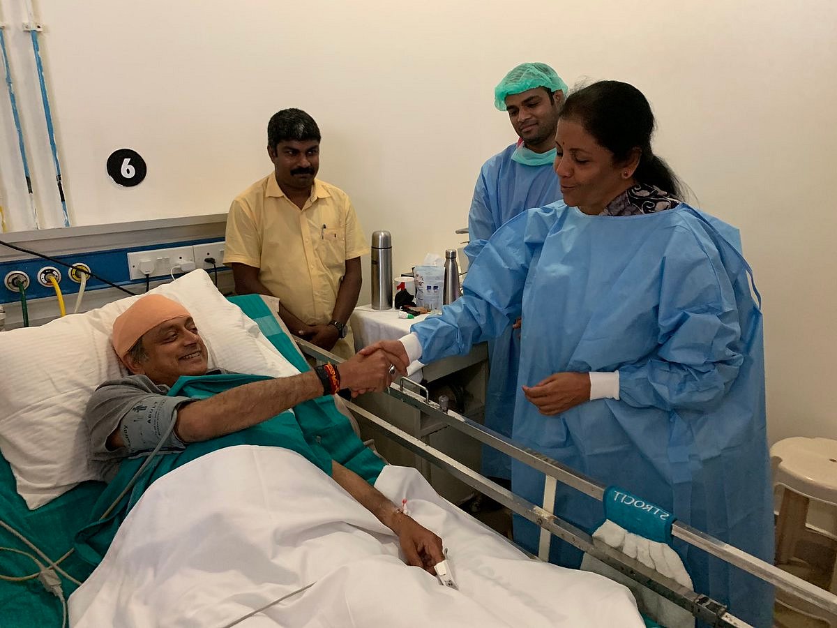 دل ملے یا نہ ملے ہاتھ ملاتے رہیے 