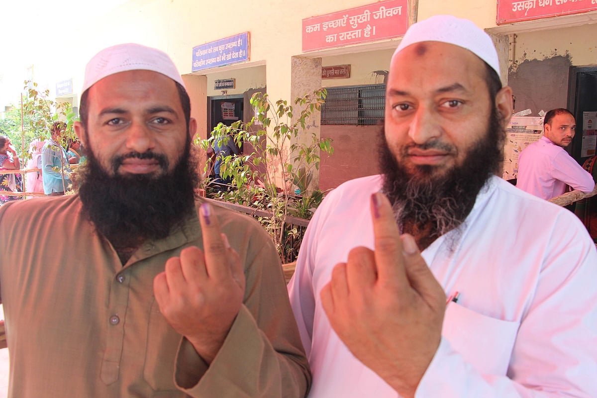 دہلی: رمضان کے باوجود گھروں سے باہر نکلے ووٹر، مسلمانوں نے جم کر کی ووٹنگ