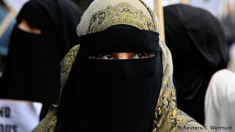 <div class="paragraphs"><p> برقعہ پر پابندی، علامتی تصویر</p></div>