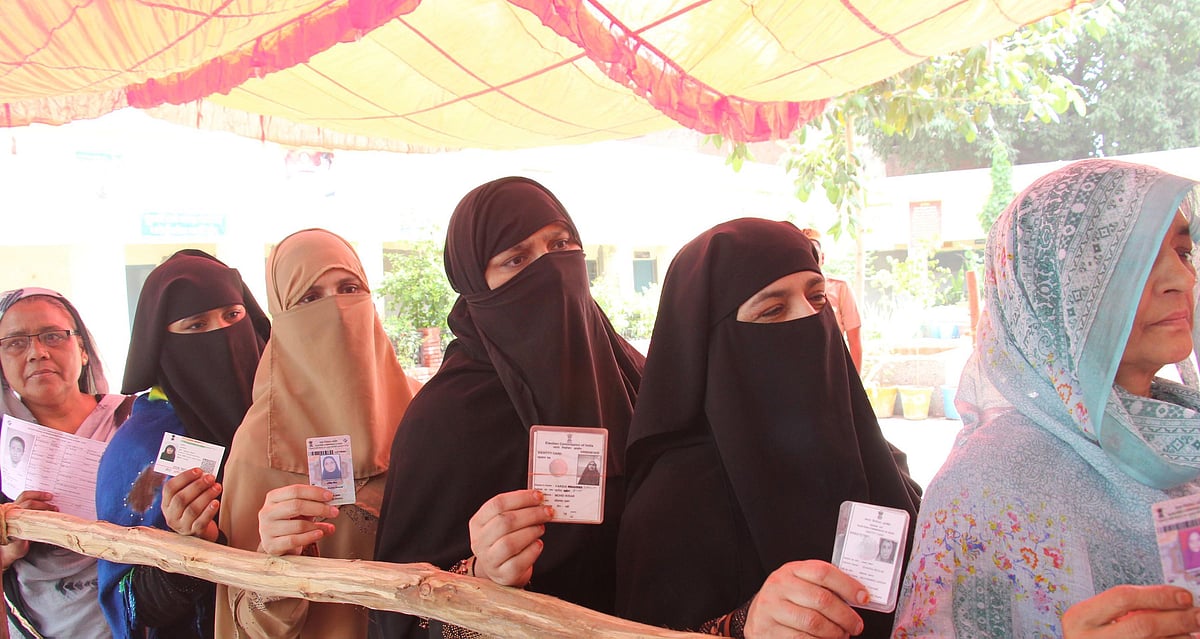 دہلی: رمضان کے باوجود گھروں سے باہر نکلے ووٹر، مسلمانوں نے جم کر کی ووٹنگ