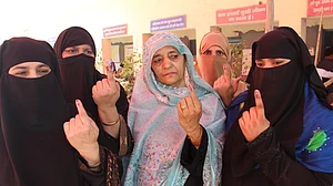 دہلی: رمضان کے باوجود گھروں سے باہر نکلے ووٹر، مسلمانوں نے جم کر کی ووٹنگ