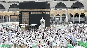 سعودی عرب: ماہ صیام کے پہلے عشرہ میں 73 لاکھ سے زائد عمرہ ویزوں کا اجراء