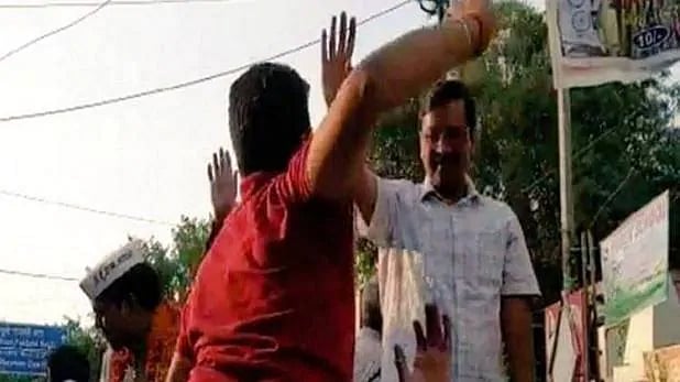 کیجریوال کو تھپڑ، عام آدمی پارٹی کا مودی اور شاہ پر حملہ