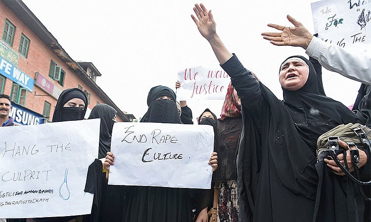 کشمیر: کمسن بچی کی آبرو ریزی پر ہائی کورٹ کا از خود نوٹس، جمعہ تک رپورٹ طلب