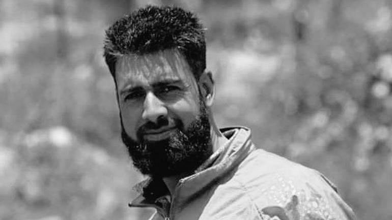 کشمیر: نوجوان ٹورسٹ گائیڈ نے اپنی جان دے کر بچائی پانچ سیاحوں کی جان