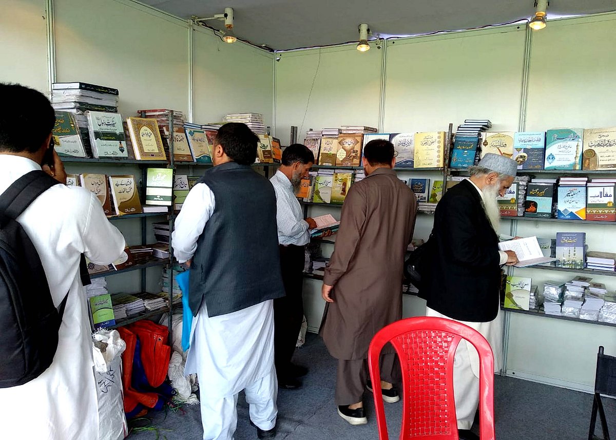 کشمیر یونیورسٹی میں جاری کتاب میلہ آخری مرحلے میں داخل، ناشرین خوش اور مطمئن