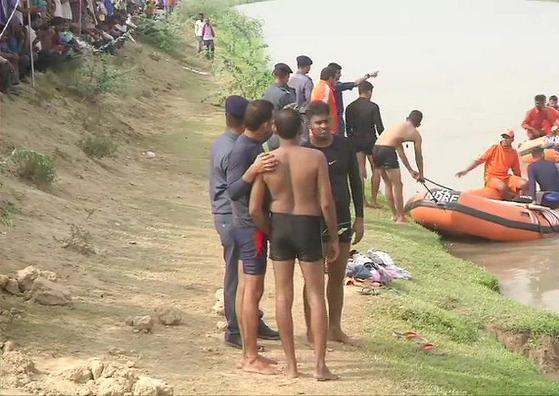 لکھنؤ: باراتیوں سے بھری گاڑی نہر میں گری، 7 بچّے لاپتہ